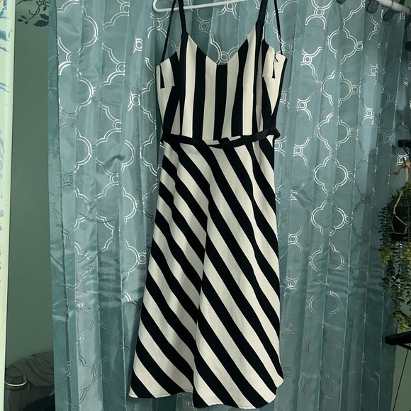Due Per Due Veste Dress Size 10 Silk Lined Black And Ivory Striped Dress. GUC - Picture 1 of 6